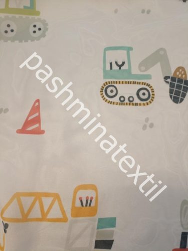 Fényáteresztő függöny - fehér alapon traktor minta