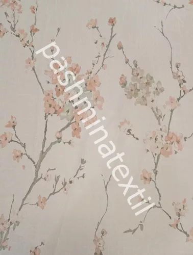 Fényáteresztő függöny, fehér alapon cseresznye virágos minta. 