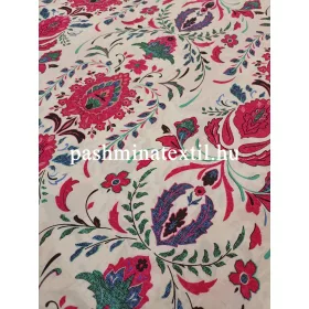 Pamut batiszt, fehér alapon pink barokk minta