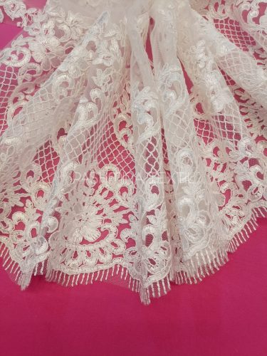 Rácsos bordűrös zsinóros tüllcsipke - Ivory