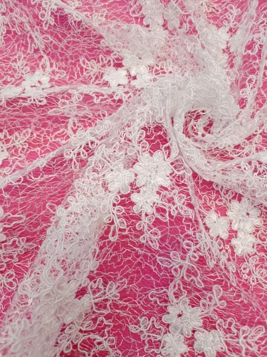 Csillogó zsinóros légcsipke-fehér