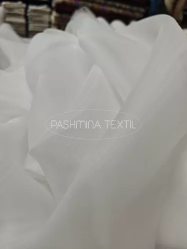 Organza esküvői méteráru -ivory