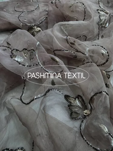 Organza - Bézs alapon kagyló mintás