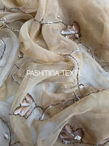 Organza - Drapp alapon kagyló mintás