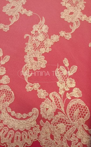 Vintage kaptármintás hímzett tüllcsipke ekrü