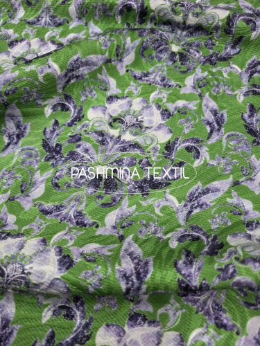 Gyapjú jersey - Önmagában mintás zöld alapon kék barokk mintás 