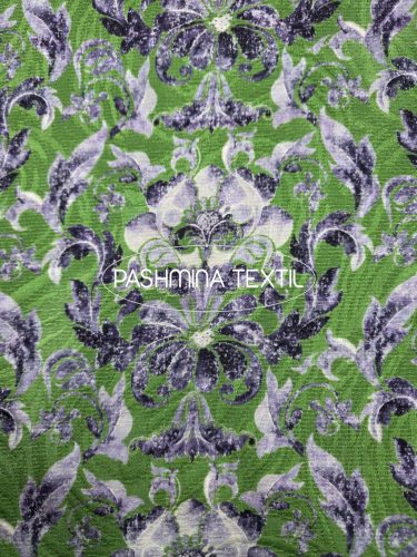 Gyapjú jersey - Önmagában mintás zöld alapon kék barokk mintás 