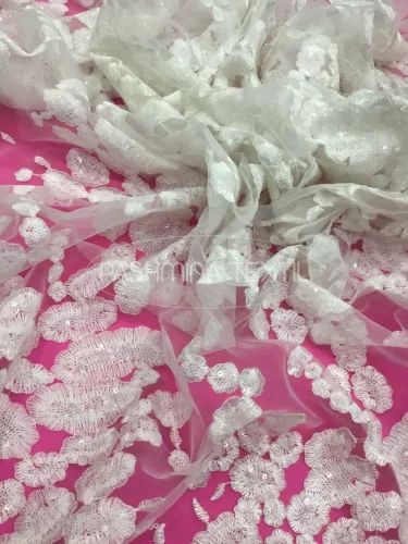 "Zuzmara" flitteres hímzett tüllcsipke