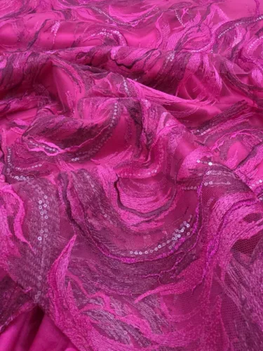 Pink modern hímzett tüllcsipke hangulat