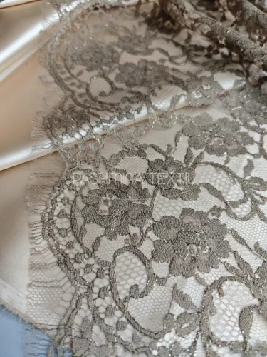 Barna - arany fémszálas csipke