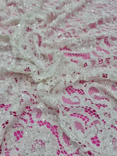 Gyöngyös flitteres légcsipke