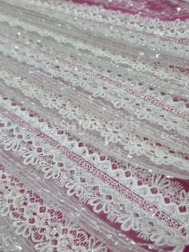 Csillogó flitteres geometrikus tüllcsipke ivory