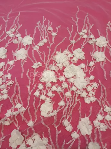 Hímzett bordűrös indás 3D virágos tüllcsipke - Ivory