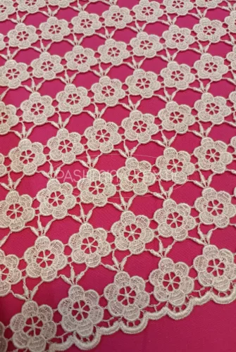 Apró virág mintás pamut légcsipke