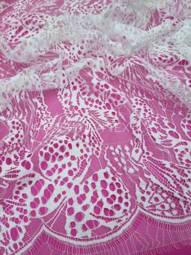 “Stilizált pillangók” hártyacsipke ivory