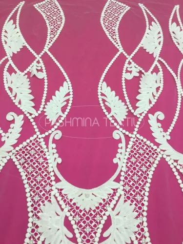 Óriás absztrakt hímzett tüllcsipke - Ivory