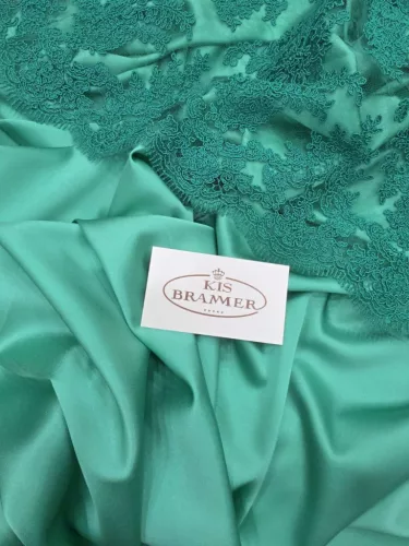 Emeráld zöld zsinóros csipke