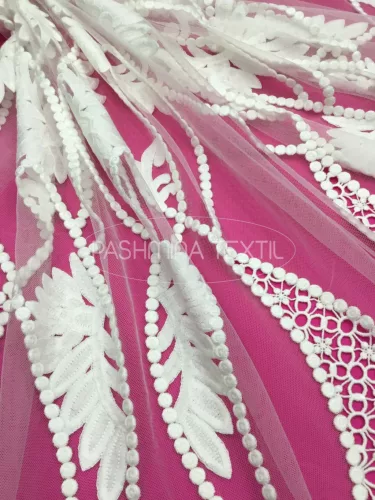   A képek csak illusztrációk. Óriás absztrakt hímzett tüllcsipke - Ivory