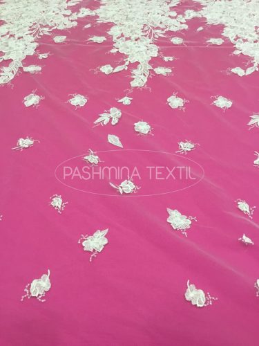 "Virágcsokor" hímzett tüllcsipke