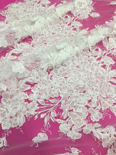 "Virágcsokor" hímzett tüllcsipke