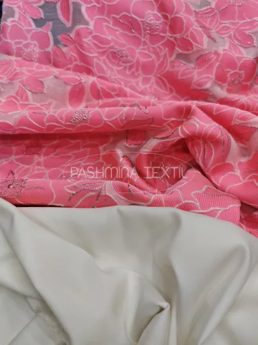 Pink virágos organza kloké