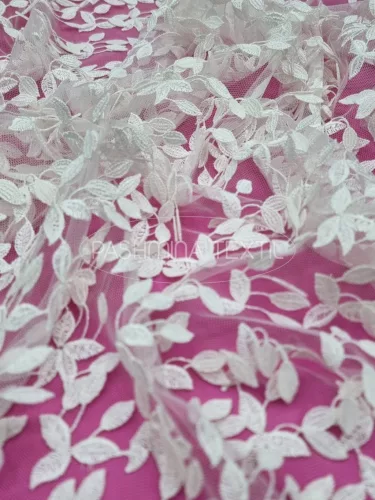  3D "bohó levelek" hímzett tüll - Ivory