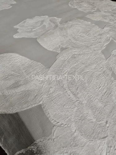 Exclusive nagy virágos hernyóselyem organza méteráru