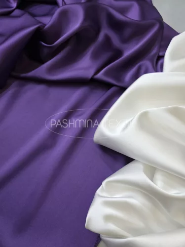 Narancssárga alapon - lila fémszálas lótusz virágos kloké