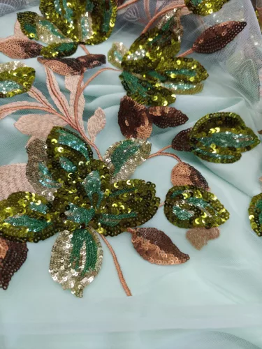 Spanyol hímzett flitterezett tüllcsipke-fahéj