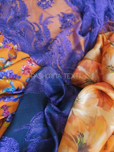 Narancssárga virágos - hernyóselyem organza