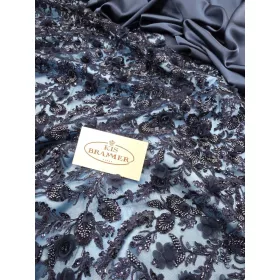   Sötétkék indás 3D gyöngyös csipke - Éjkék hernyóselyem szaténnal