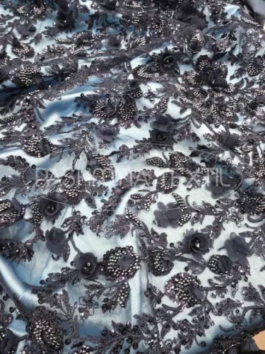 Sötétkék indás 3D gyöngyös csipke - Éjkék hernyóselyem szaténnal