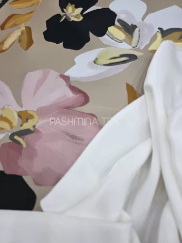 Drapp alapon nagy virág mintás - selyem zibbelin