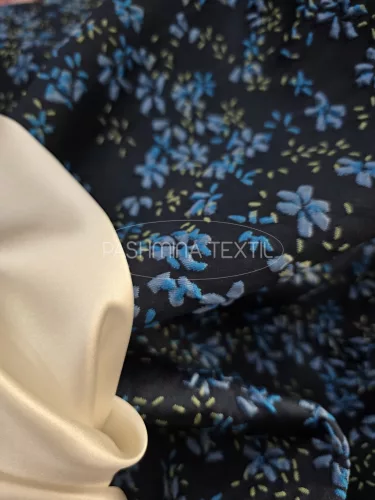 Sötét kék alapon - kék virágos - Jacquard
