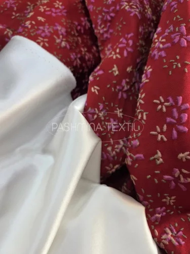 Piros alapon - pink virágos - Jacquard