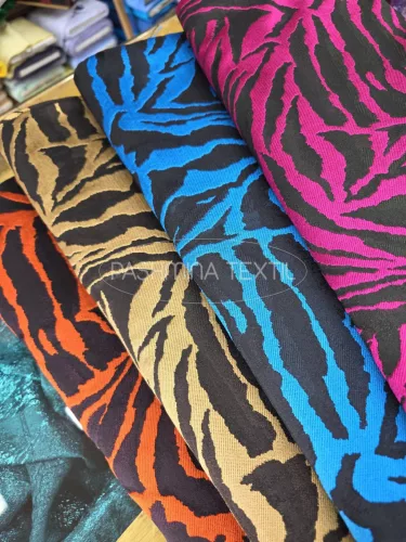 Narancssárga tigris mintás - Jacquard