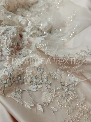 Francia pasztell gyöngyös álom hímzett tüllcsipke és púder King düsesz hangulat