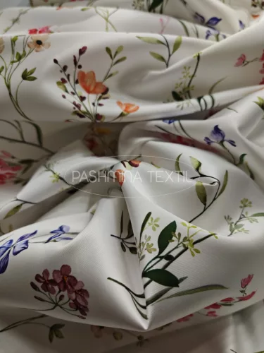 Fehér virágos - selyem zibbelin