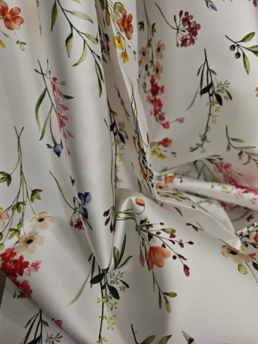 Fehér virágos - selyem zibbelin