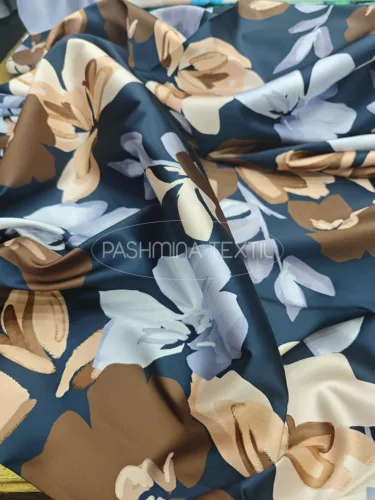 Sötét kék alapon virág mintás - selyem zibbelin