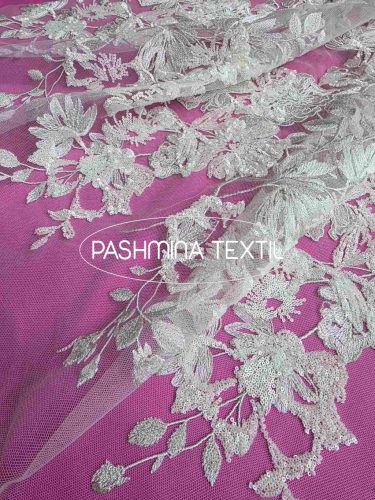 "Antik álom" hímzett tüllcsipke