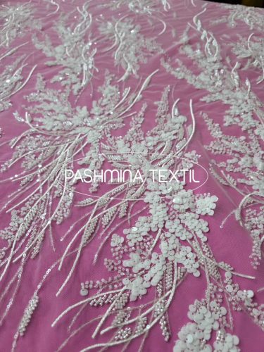 "Luxus- akácvirágok" flitteres- gyöngyös hímzett tüllcsipke