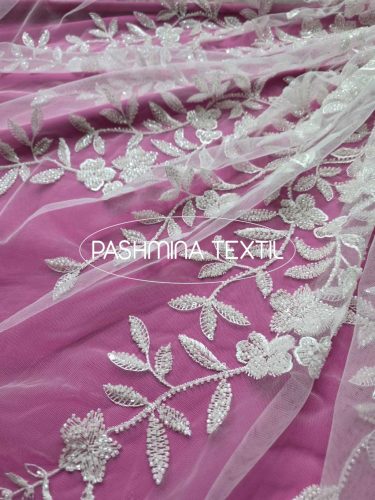 "Százszorszép" gyöngyös hímzett tüllcsipke