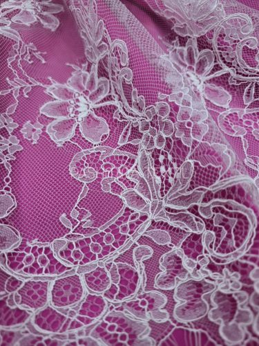 Francia zsinórozott hártyacsipke virág mintás