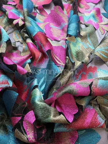 Színes hímzett tüll csipke