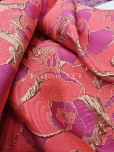 Korall-magenta spanyol kloké - Nehézselyemmel és Liquid düsesszel