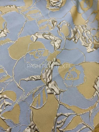 Sárga - ezüst spanyol kloké - Hernyóselyem szaténnal és Cuproval