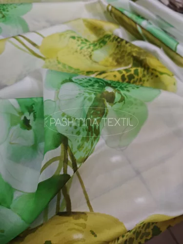 Hernyóselyem organza - natural green orchidea