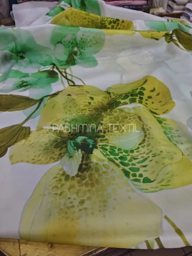 Hernyóselyem organza - natural green orchidea