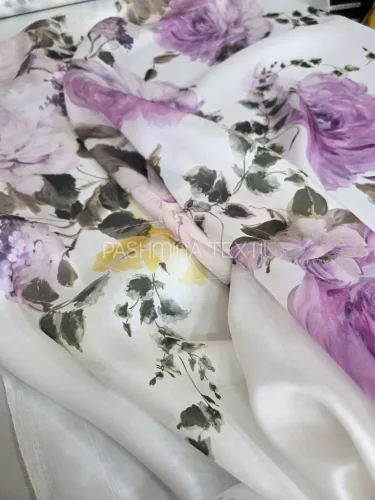 Lila porcelán virág mintás - hernyóselyem organza